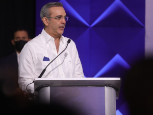 Presidente Abinader admite aumento en contagios de COVID en el país 