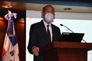 Anuncian instalación puestos móviles de vacunación en universidades de todo el país