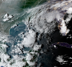 Tormenta tropical Mindy cerca de tocar tierra en noroeste de Florida