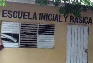 SJM: Paralizan docencia en Arroyo Loro por mal estado de escuela