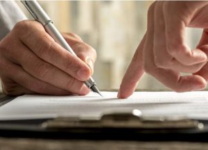 Gobierno da plazo para regularizar contratos de trabajo con indocumentados