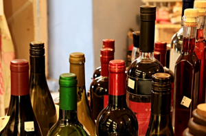 Venta de bebidas alcohólicas en estadios de combustibles será regulada, solo podrán vender estos productos de domingo a jueves