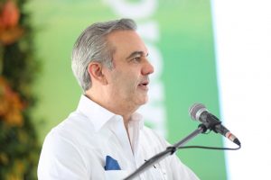 Presidente Abinader califica como una vergüenza los apagones