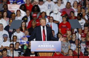 Trump pide a un juez que ordene a Twitter que reactive su cuenta