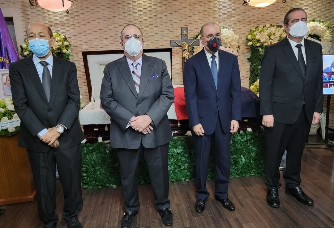 Alta dirigencia del PLD hace guardia de honor a Reinaldo Pared