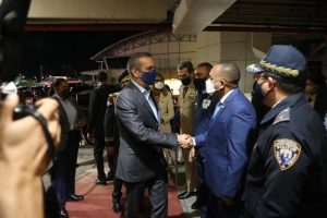 Presidente Abinader viaja hacia Panamá para encuentro con homólogos
