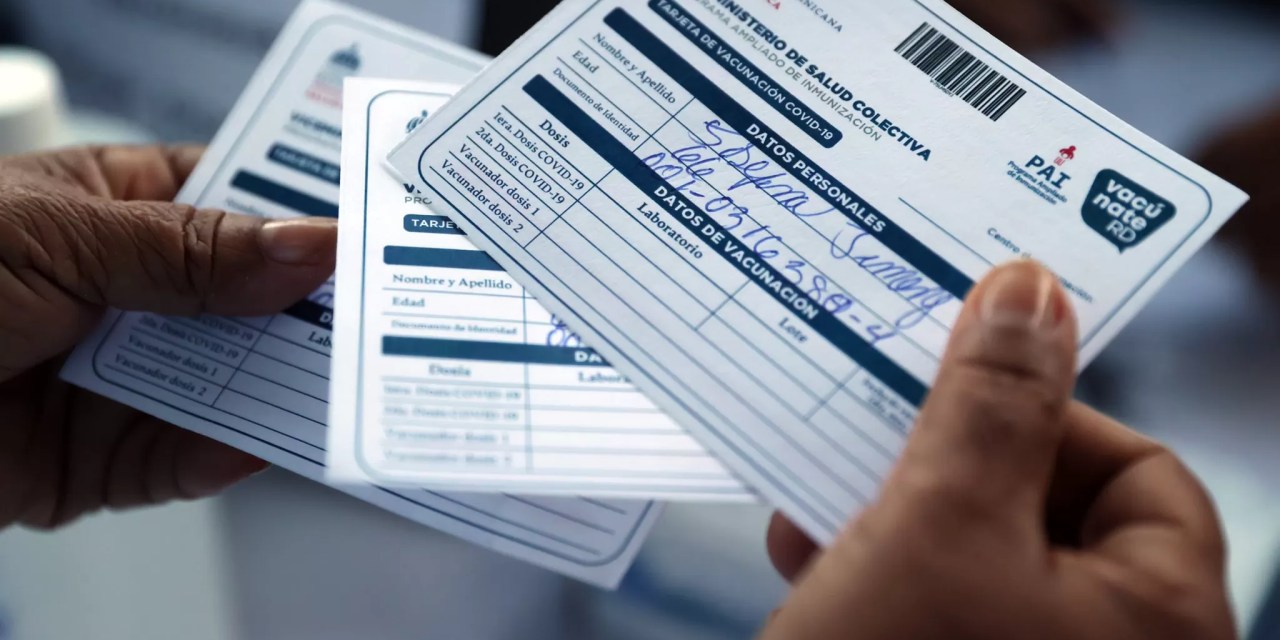Continúa debate en torno a resolución que exige tarjeta de vacunación