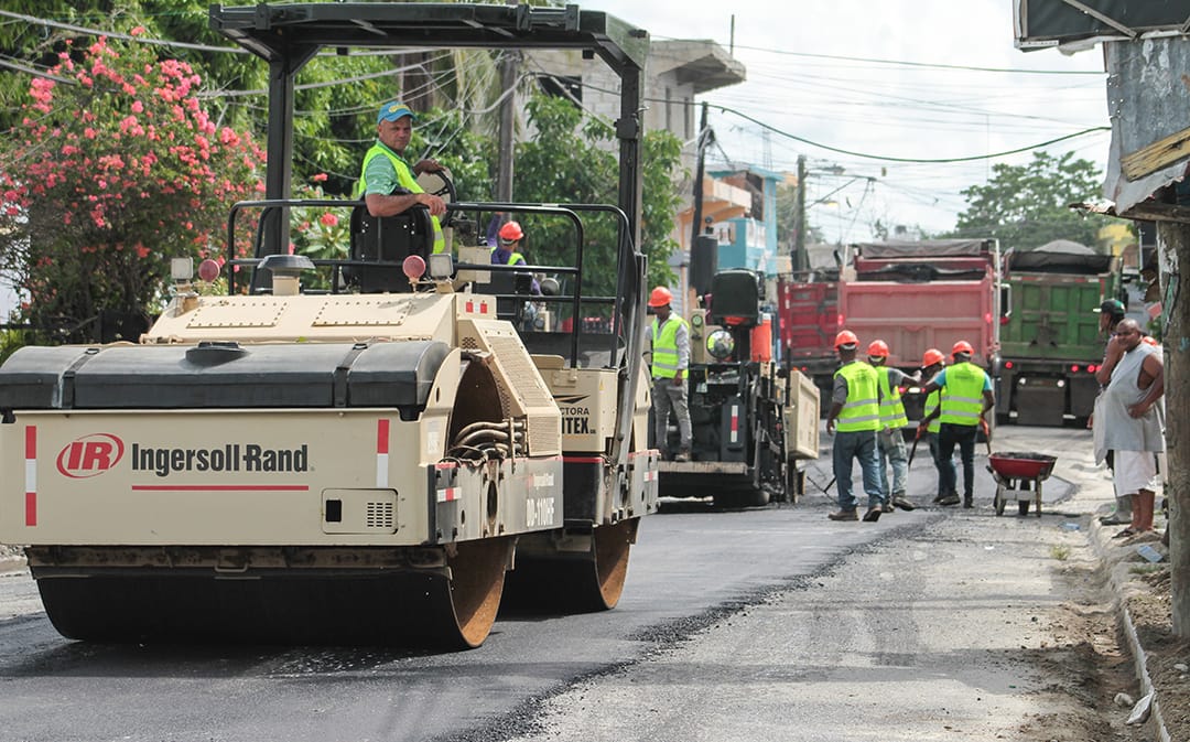 Obras Públicas inicia transformación urbana del municipio de SPM