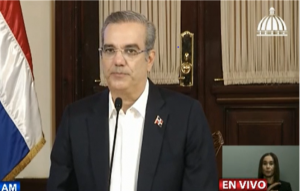 Abinader: “Policías ascenderán por desempeño, no por recomendaciones”  
