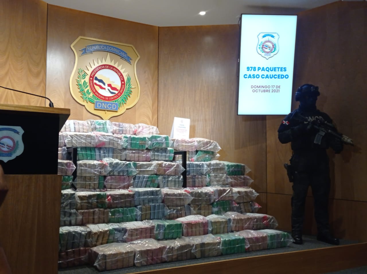 DNCD incauta 978 paquetes presumible cocaína en Puerto Caucedo