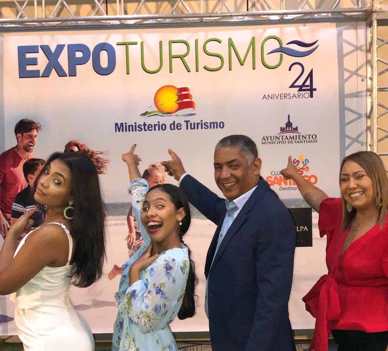 Celebran ExpoTurismo 2021 en el Hodelpa Gran Almirante de Santiago