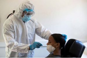 El Ministerio de Salud reportó este domingo 817 nuevos casos COVID y ningún deceso, lo que mantiene en 4,186 el total de muertes en RD