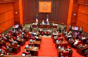 Senadores propusieron al Gobierno un proyecto de reducción de gastos y exoneraciones para que no sea necesaria una reforma fiscal