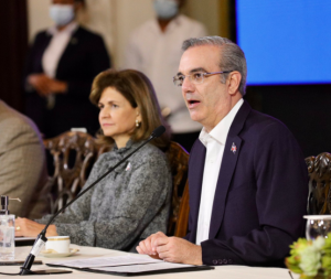 Presidente Luis Abinader anuncia medidas para reformar Policía Nacional 