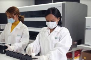 Laboratorio dispone de pruebas para identificar variantes de COVID-19 