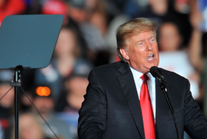 Trump anuncia su propia empresa mediática y de una red social