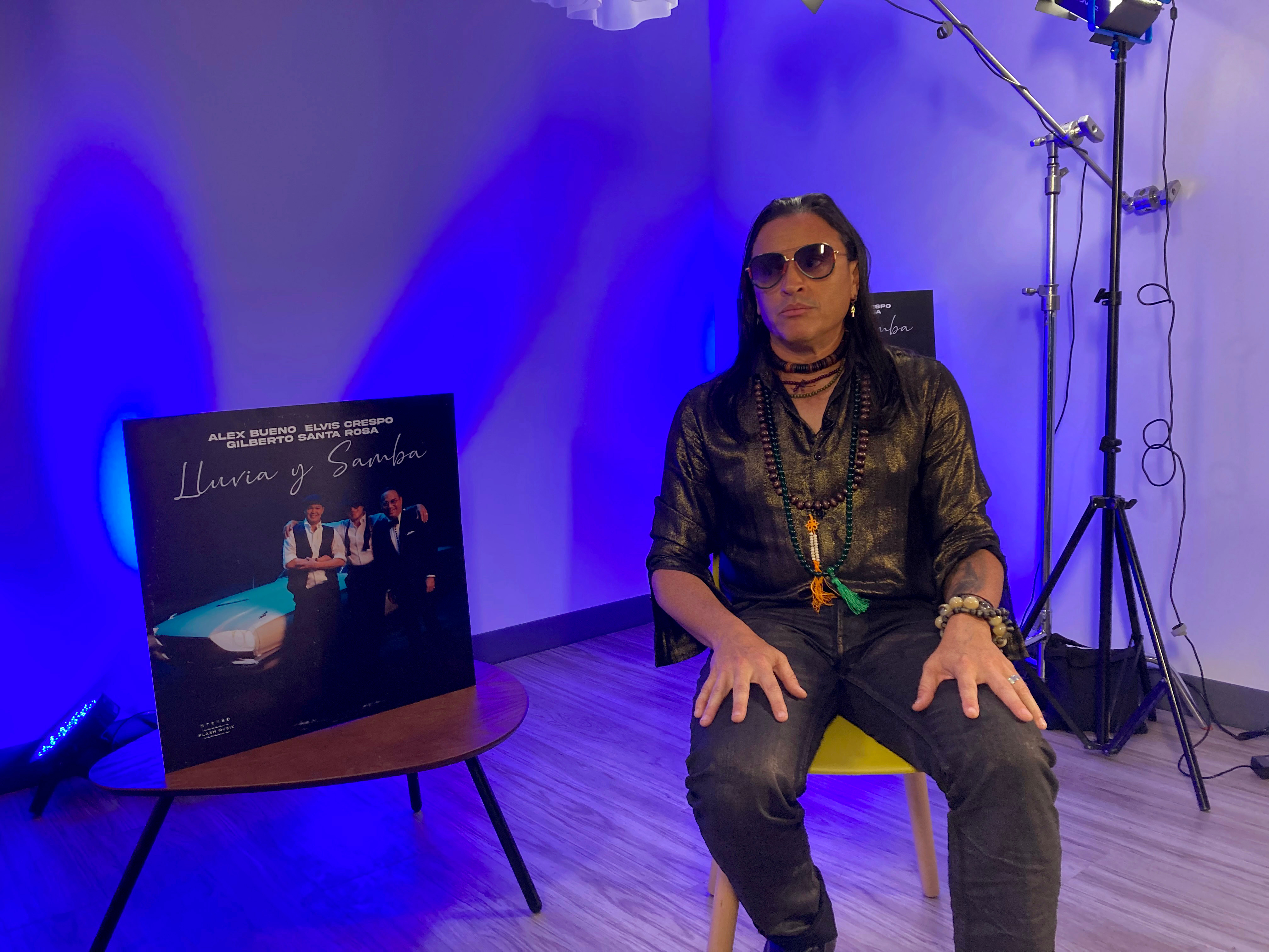 Elvis Crespo presenta nuevo disco de música tropical "Multitudes"