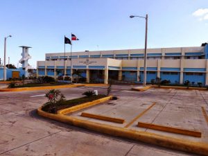 Suspenden visitas en CCR de La Romana ante casos de COVID-19