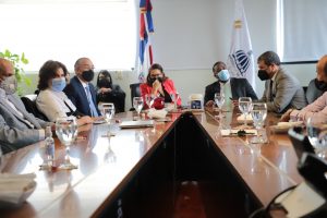 Digna Reynoso y Peña Guaba encabezaron un encuentro con representantes de cadenas de supermercados para informar su inclusión a Red de Abastecimiento Social 