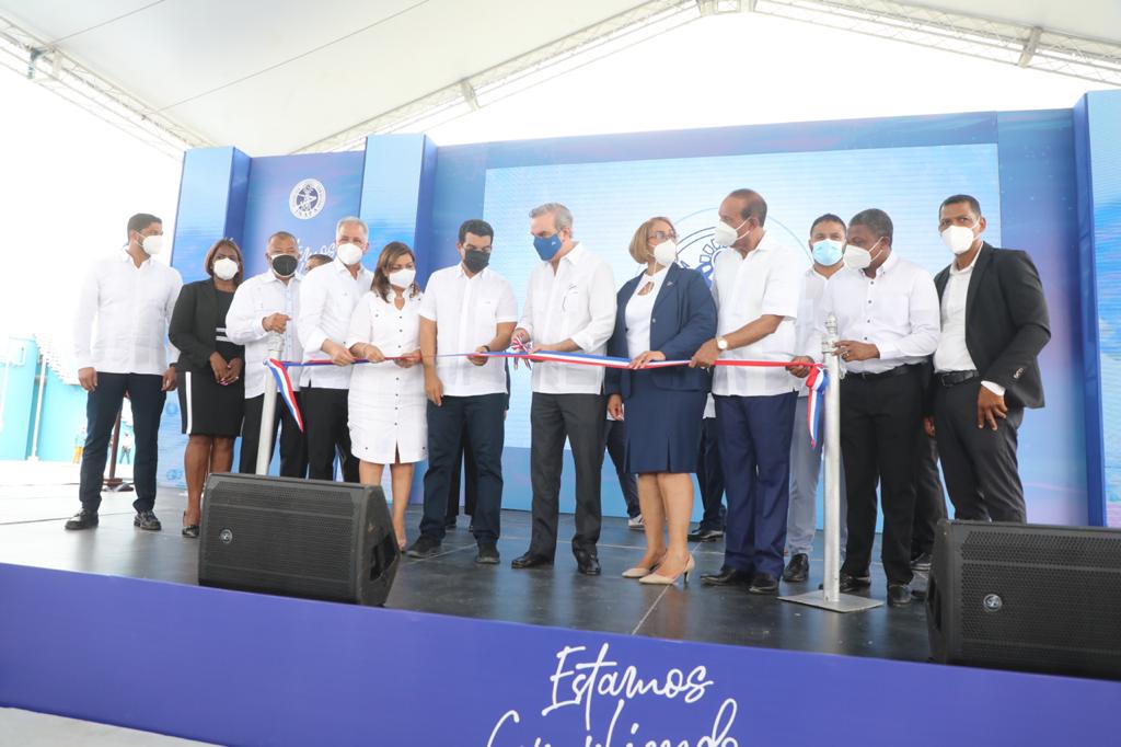 Abinader entrega obras en San Cristóbal en día de la Constitución