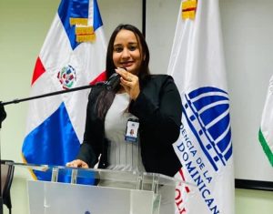 Abogado denuncia gobernadora de Valverde le impide ver sus hijos