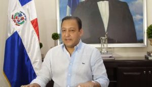 El alcalde de Santiago, Abel Martínez, denunció una supuesta mafia de falsificación de cédulas dominicanas y carnet de regularización a nacionales haitianos