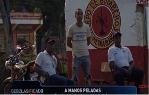 Destacamentos de Bomberos trabajan a manos peladas 