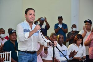Abel Martínez continúa apretada agenda de encuentros con dirigentes PLD