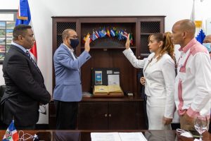 Katiusca del Carmen Báez toma posesión en el Inposdom