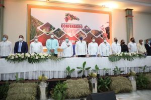 Luis Abinader reitera compromiso para suplir necesidades alimenticias