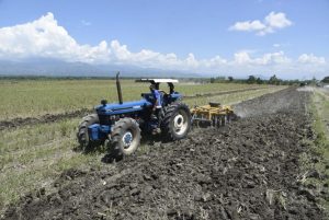 Programa arado gratuito figura ahorro de RD$450 mm para agricultores 