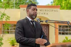 Alcalde pide intervención urgente a carretera Santana –Nizao