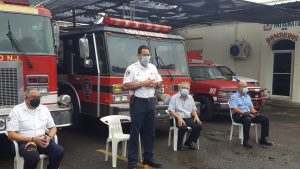Ascienden mediante decreto a coronel de Bomberos; pensiona a tres 