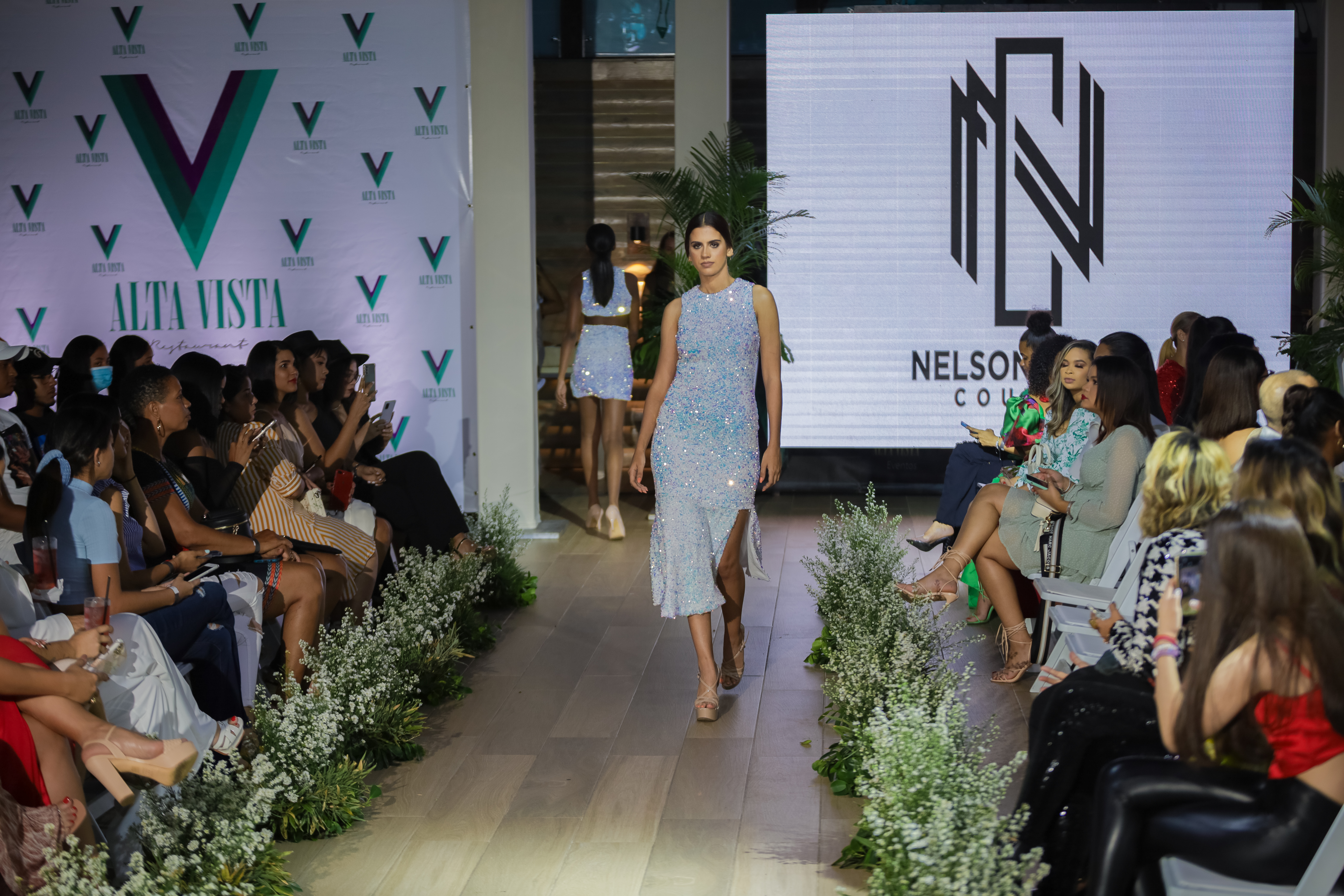 Alta moda impulsa la industria con espectacular desfile en el Cibao