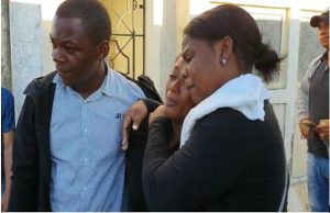 Sepultan restos de joven victimas de naufragio en costa de Miches