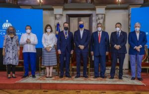 El Ministerio de Industria, Comercio y Mipymes (MICM) ganó la medalla de oro del Premio Nacional de Calidad en la Administración Pública