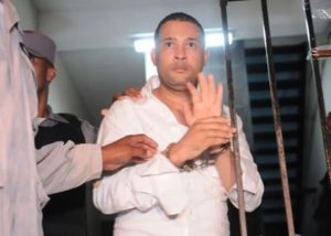 Esposa de “El Gringo” dice recluso pidió ser traslado a clínica