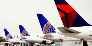 Aerolíneas cancelan vuelos en víspera de Navidad debido a ómicron