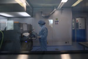 La respuesta de las células T se mantiene ante ómicron, según estudio