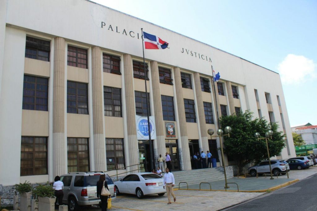 Tribunal aplaza para enero audiencia a acusado de estafa millonaria