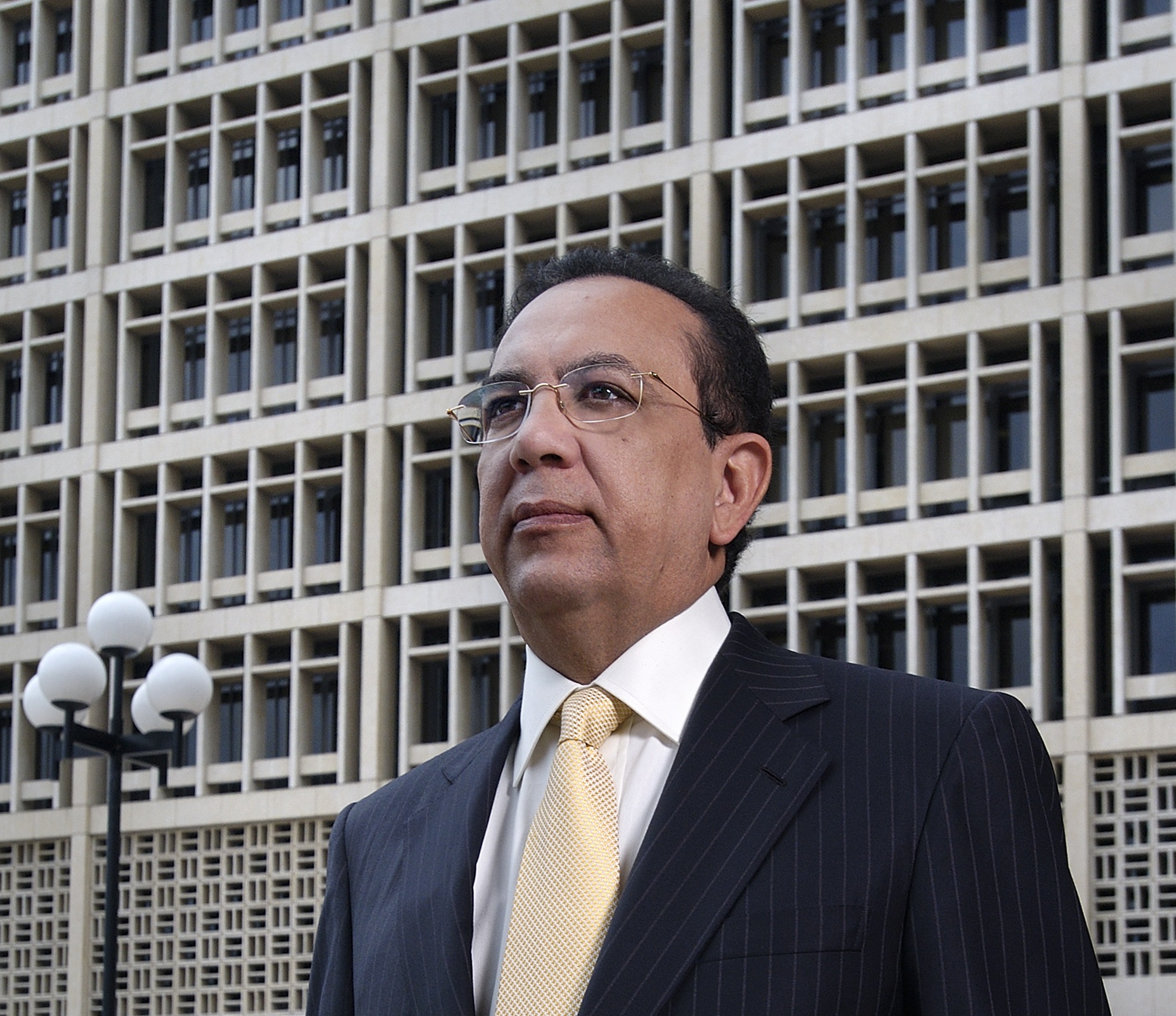 Héctor Valdez, gobernador del Banco Central