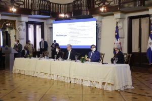 Abinader: Tercera dosis ha sido determinante para manejar pandemia