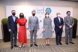 Vicepresidenta insta industriales promover investigación e innovación