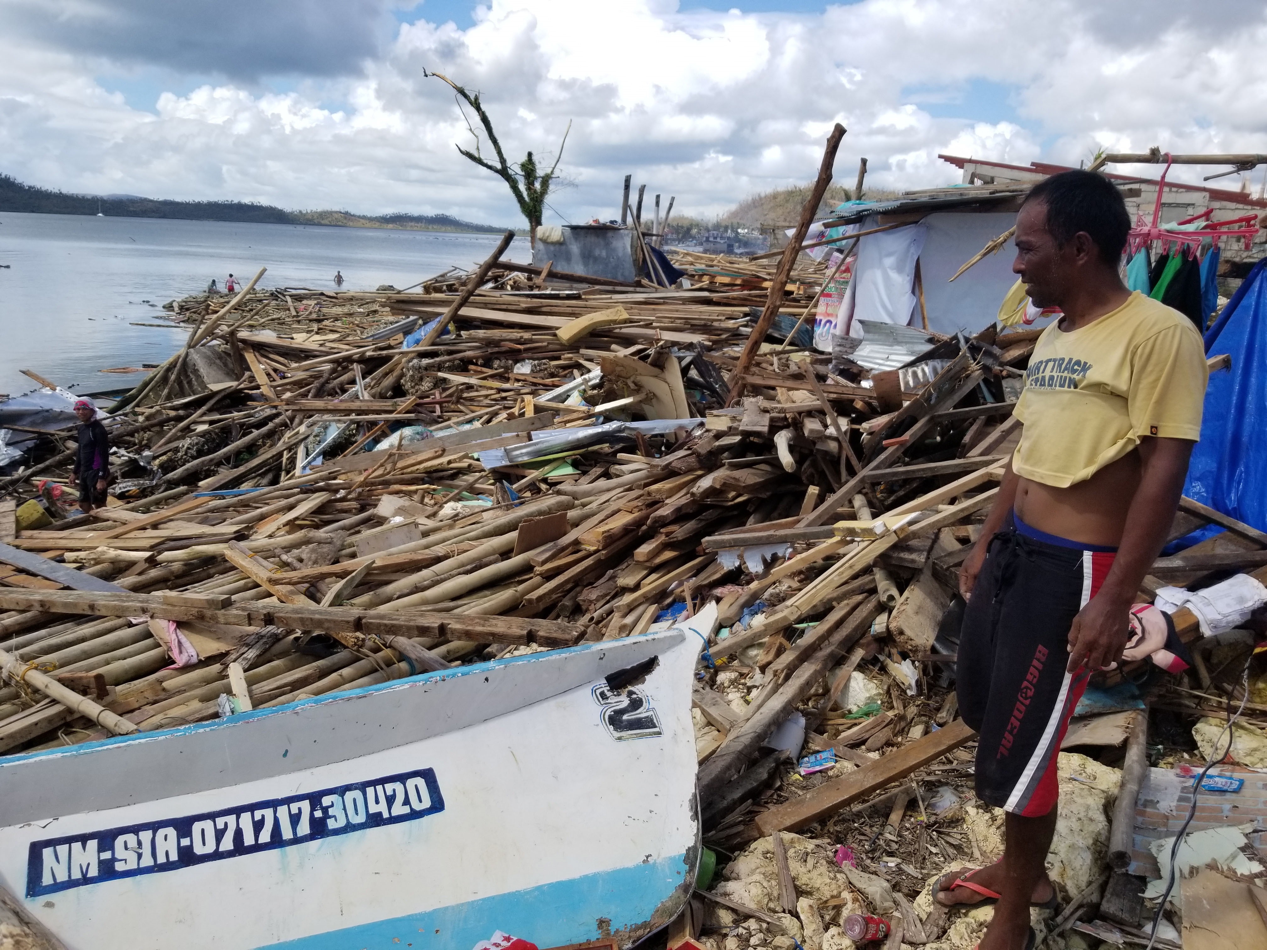 Ascienden a 375 los muertos por el tifón Rai en Filipinas
