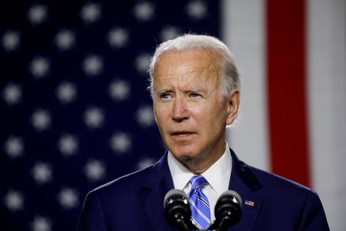 Biden libera cantidad récord de petróleo para frenar subida de precios
