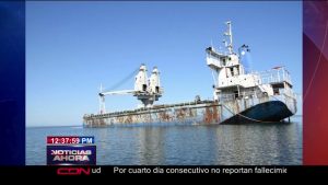 Retiran embarcación que amenazaba manglares de Estero Balsa