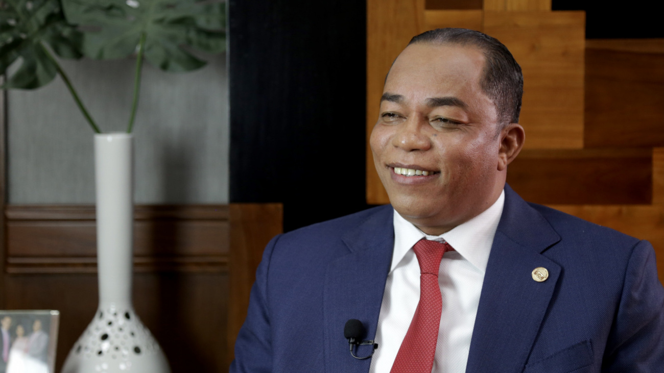 Catalino Correa Hiciano, contralor general de la República. Esa entidad gubernamental es la que se encarga de hacer el cruce de nómina. Esto con el propósito de eficientizar el gasto de personal que tiene el Gobierno dominicano.