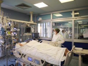 Ómicron revive drama para realización pruebas diagnósticas de COVID-19