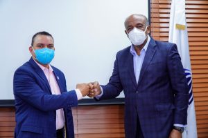 Hospital Ney Arias Lora recibe donación de materiales e insumos