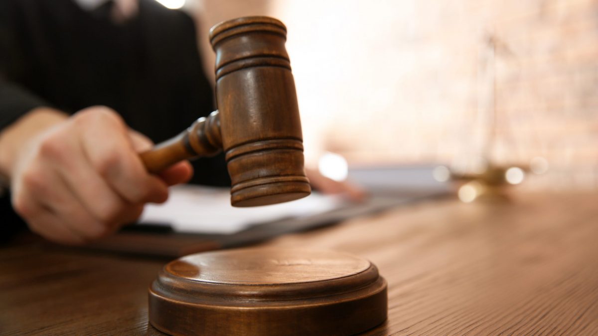 Imponen ocho años de prisión a un hombre que intentó matar a su madre